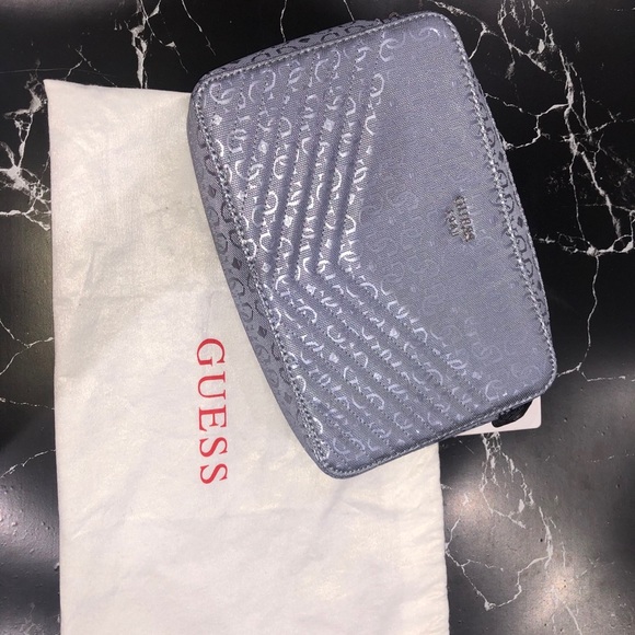 GUESS ICE BAG- brand new - Picture 5 of 6